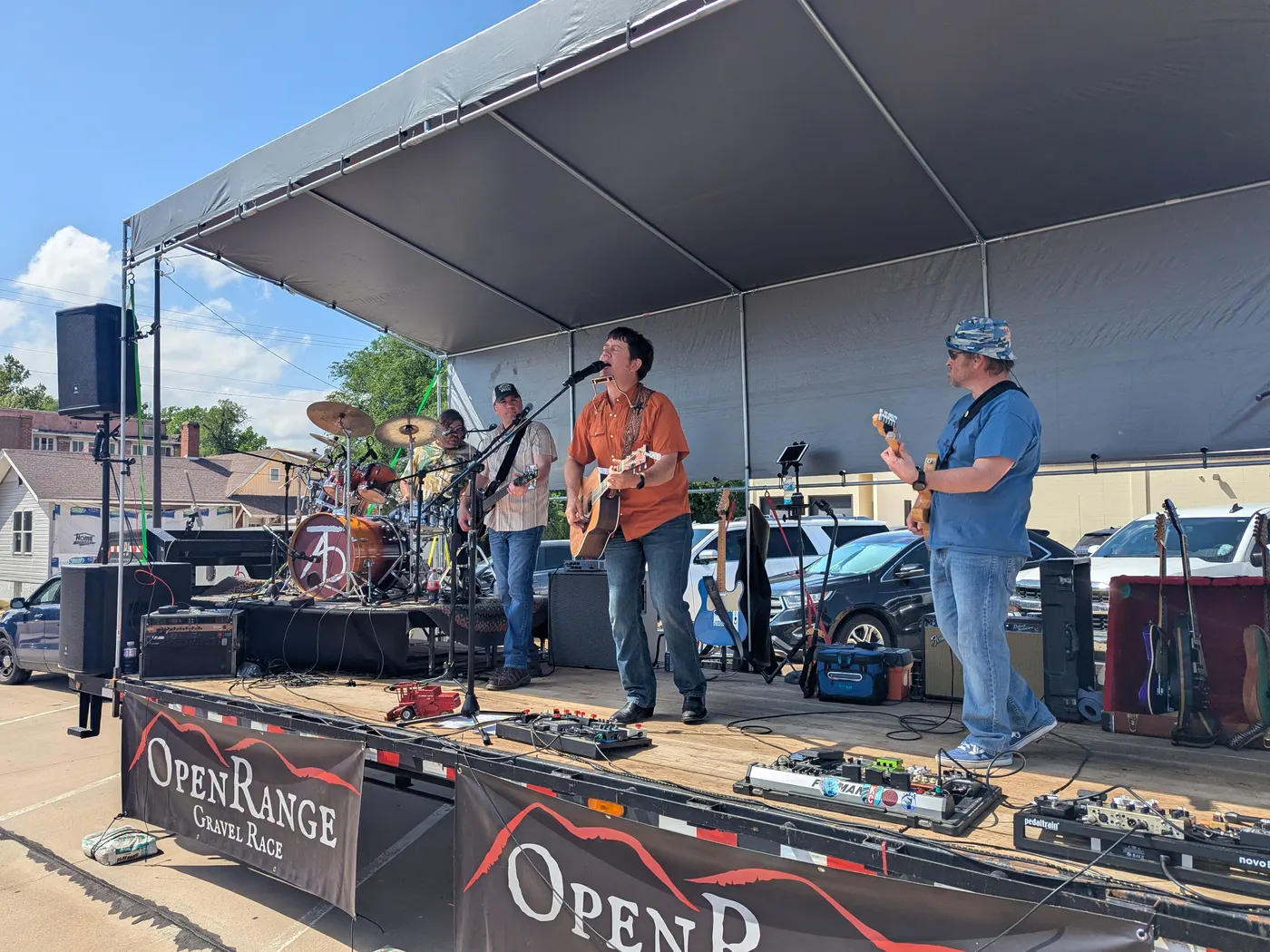 Pearl Grey playing the Open Range Gravel Race stage in Pratt, Kansas